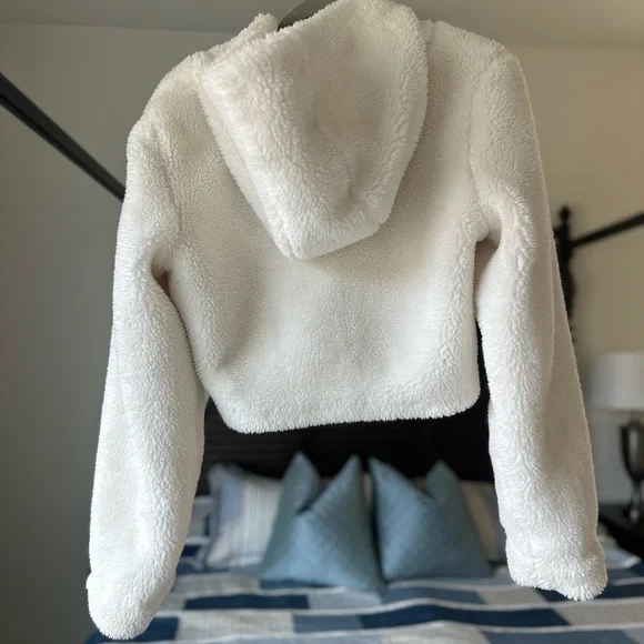 ALO Yoga Soft White Sherpa Jacket